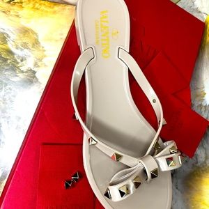 VALENTINO GARAVANI ROCKSTAR JELLY STUD